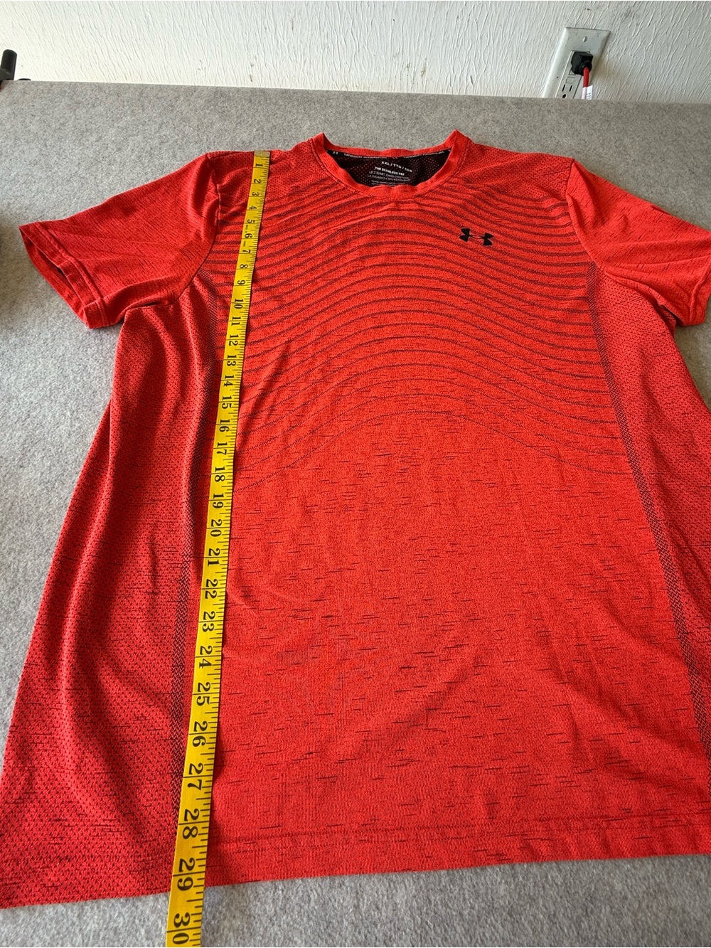 Under Armour Red Performance Short Sleeve Tee - Picture 5 of 7